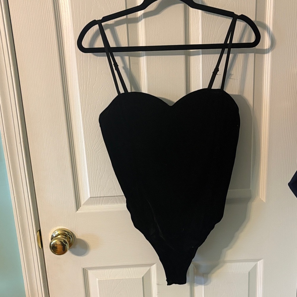Fashion Nova Black Heart Shaped Velvet Bodysuit